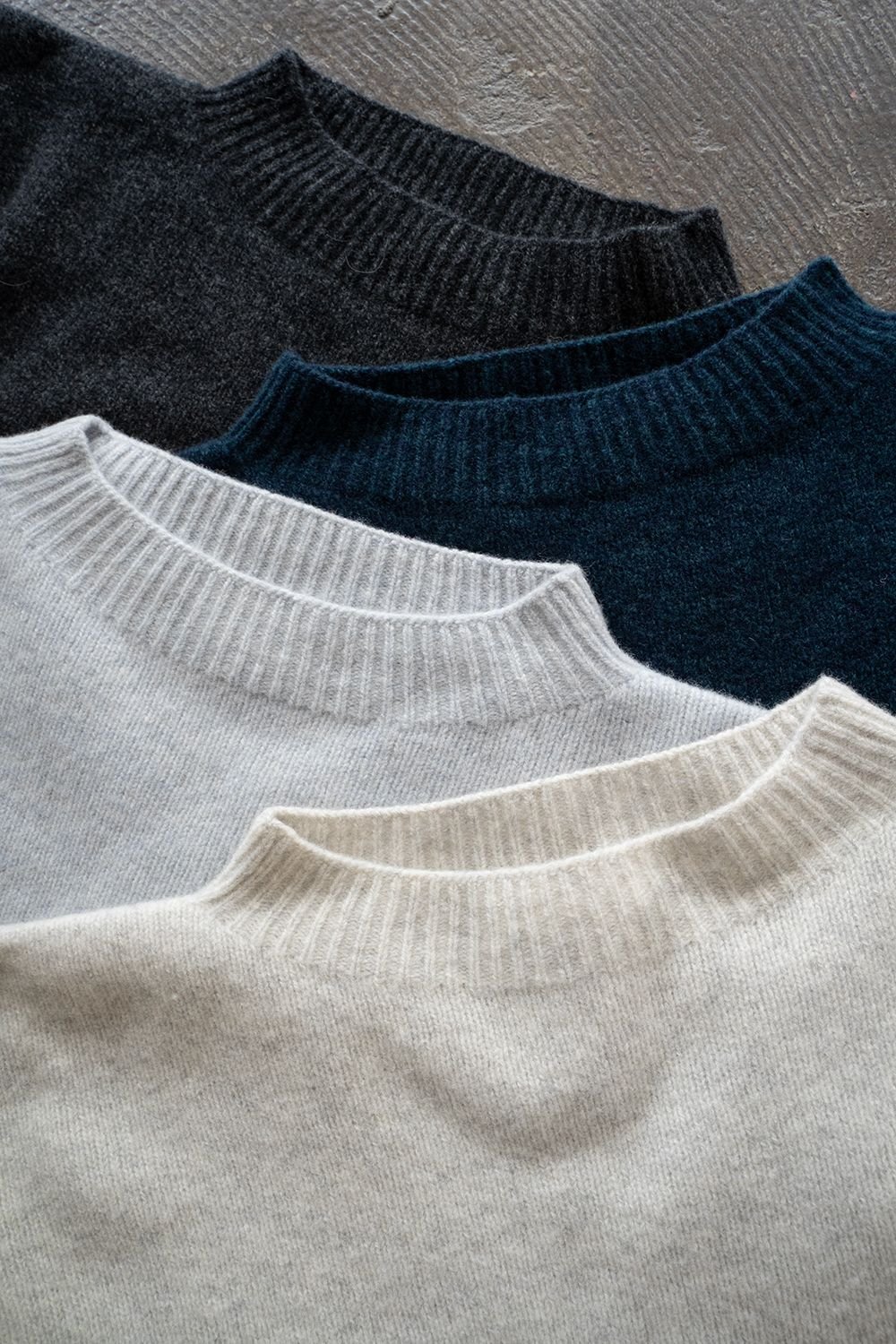 MITTAN - 【ラスト1点】ウルグアイウールセーター(薄灰) | Salty