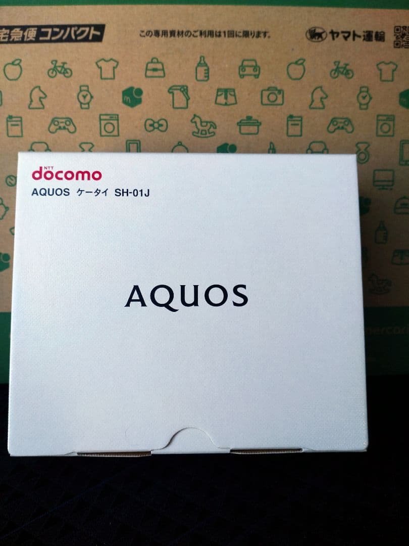 【新品】docomo　AQUOSケータイSH-01J docomo AQUOSケータイ SH-01J 4G SIMロック解除済みまたは解除可 白